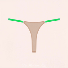 Charger l'image dans la galerie, Le string de la marque Maison Close est l'indispensable à avoir dans sa garde robe.