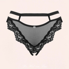 Charger l'image dans la galerie, String ouvert luxe disponible sur notre sexshop discret en ligne. Livraison très rapide, car le plaisir n'attend pas !