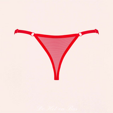 Charger l'image dans la galerie, Ce petit string coquin pour homme est délicatement envoyé dans une jolie boite blanche de la marque prêt à offrir.