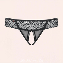 Charger l'image dans la galerie, Magnifique string en dentelle ouvert Lucie offre beaucoup de charme.
