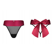 Charger l'image dans la galerie, Une jolie ouverture au niveau des fesses pour ce joli string noir et ruban rouge de la collection Tienesy pour femme.