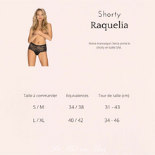 Charger l'image dans la galerie, Notre shorty Raquelia en dentelle noire est élastique. Il est disponible en différentes tailles.