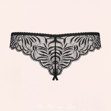Charger l'image dans la galerie, Camille est le tanga en dentelle érotique noir, ouvert à l'entrejambe de la marque Obsessive en taille L/XL.
