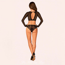 Charger l'image dans la galerie, Ce top ouvert au dos et à l'avant en tulle et dentelle noire est envoyé rapidement chez vous dans un carton totalement neutre sans aucune mention De Hot en Bas.