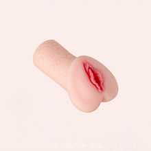 Charger l'image dans la galerie, Sa texture ultra-réaliste interne "Torrid" ne contient pas de phtalates et respecte les peaux même très sensibles afin de vous offrir une expérience des plus savoureuses.