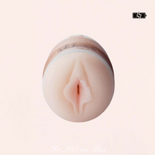 Charger l'image dans la galerie, Le masturbateur vibrant pour homme Ripe Vagina de la marque Vulcan est facile d'entretien et réutilisable plusieurs fois.