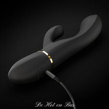 Charger l'image dans la galerie, Ces deux moteurs ultra puissants vont stimuler le point-G et le clitoris et ses courbes ergonomiques s'adaptent parfaitement aux courbes féminines. 10 modes de vibration pour toujours plus de sensations !