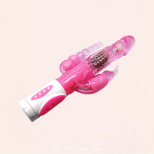 Charger l'image dans la galerie, Ce vibromasseur rabbit rotative triple stimulation Pretty Bunny disponible à petit prix sur notre loveshop en ligne.