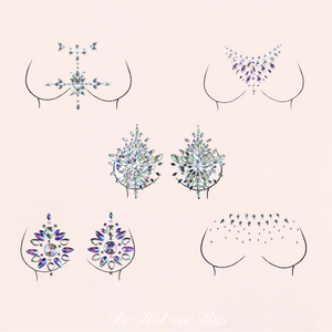 Ces bijoux de seins adhésifs sont en strass transparents. Ils décoreront magnifiquement vos seins de quoi faire des heureux.