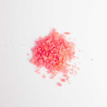 Charger l'image dans la galerie, Les Popping Candies contiennent des bulles de CO2 microscopiques piégées dans les bonbons.
