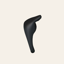 Charger l'image dans la galerie, Conçu en silicone 100% hypoallergénique sans phtalates, ce cockring offre un contact des plus agréable sur la peau.
