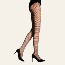 Charger l'image dans la galerie, Collant en vente sur notre boutique en ligne De Hot en Bas en large résille noire souple et élastique pour femme.
