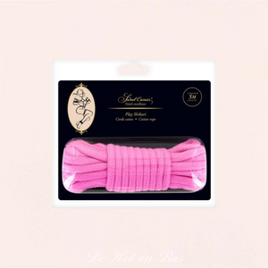 La corde de bondage de couleur rose est composé de coton doux pour découvrir l'art du shibari.