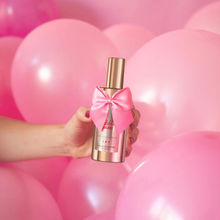Charger l'image dans la galerie, Le gel de massage, lubrifiant est présenté dans une bouteille en verre chic avec un nœud sexy rose satin.
