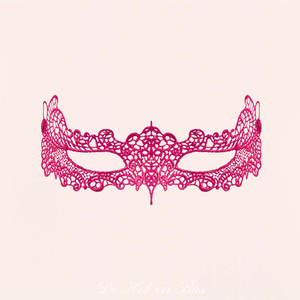 Le masque, loup Pink en dentelle souple et confortable pour femme se ferme avec un ruban en satin rose.