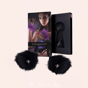 Menottes Marabou en fourrure noire douce de la collection Secret Play sont à petit prix.