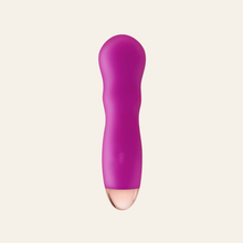 Charger l'image dans la galerie, Jouet intime de couleur rose et or rose est très girly pour un mini jouet intime vibrant.
