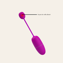 Charger l'image dans la galerie, Une languette est disposé au bout de la ficelle de l'oeuf vibrant pour enlever facilement le vibromasseur et un point lumineux vous permettra de savoir si la batterie de la pile fonctionne toujours.
