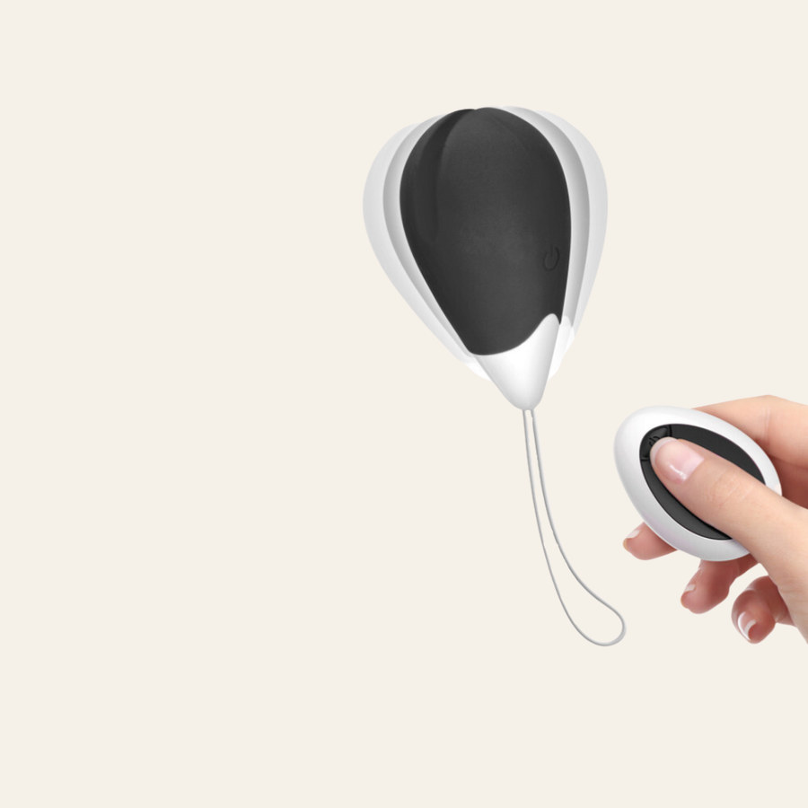 Pour ne pas avoir la mauvaise surprise d'un souci de piles, cet oeuf vibrant noir se recharge par USB avec un câble fourni, vous pourrez aussi bien le recharger sur un ordinateur que dans la voiture ce qui ouvre pas mal de perspectives.