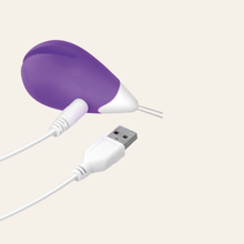 Charger l'image dans la galerie, L'œuf vibrant noir se recharge très facilement par USB, vous pouvez le rechargez n'importe ou, même dans votre voiture.
