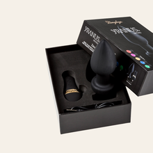 Charger l'image dans la galerie, Le plug anal Langloys lumineux et vibrant est envoyé dans une jolie boite avec une mousse noire intégrée dans le coffret de la marque.
