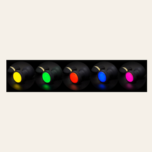Charger l'image dans la galerie, Différents coloris de lumière sont disponibles pour ce joli plug anal vibrant.
