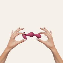 Charger l'image dans la galerie, Il est flexible pour plus de sensation et se recharge avec un câble USB fourni dans la boite.
