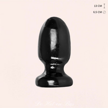 Charger l&#39;image dans la galerie, Large plug anal fabriqué en PVC noir de haute qualité pour femme et homme de la marque Magnum.
