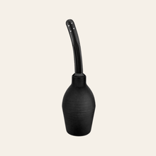 Charger l'image dans la galerie, La poire de lavement est idéal pour nettoyer l'intérieur de votre intimité après et avant vos rapports.
