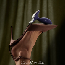 Charger l'image dans la galerie, Ce jouet intime de luxe disponible en silicone de couleur noir ou violet est idéal pour les couple ou les femmes, hommes solo.
