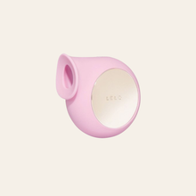 Charger l'image dans la galerie, Le Sila procure une stimulation profonde, qui s’étend jusque dans les racines du clitoris. De quoi décupler les sensations !
