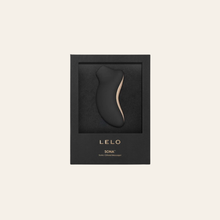 Charger l'image dans la galerie, Le coffret Sona de couleur noir est un sextoy de luxe de la marque Lelo.
