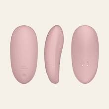 Charger l'image dans la galerie, Le stimulateur clitoridien vibrant en silicone doux rose pâle de la marque Bijoux Indiscrets est vendu sur notre loveshop en ligne en toute discrétion.

