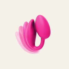 Charger l'image dans la galerie, Qui n'a jamais voulu prendre du plaisir n'importe où et n'importe quand sans se faire prendre ? C'est possible avec Wonderlove de la marque LoveToLove, qui plus est pas un plaisir mais bien un double plaisir, clitoridien et point G...soyez prêtes mesdames !
