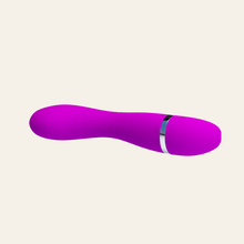 Charger l'image dans la galerie, Vibromasseur Cvelyn de la marque Pretty Love dispose 30 vitesses différentes pour des orgasmes intenses.
