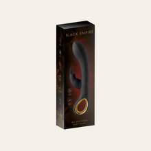 Charger l'image dans la galerie, Ce vibromasseur rabbit de haute qualité est livré dans un très belle boite cadeau et possède une pochette velours de rangement.
