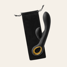 Charger l'image dans la galerie, Ce vibromasseur rabbit est conditionné dans une boîte de luxe coulissante avec couvercle, une pochette de rangement velours l'accompagnera.
