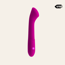 Charger l'image dans la galerie, Avec une tête légèrement incurvée avec un terminaison assez plate, ce vibromasseur sera très performant pour la stimulation vaginale comme celle du point G car sa tête spécifique va appuyer délicatement sur votre point G.
