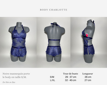 Charger l&#39;image dans la galerie, Body Charlotte en dentelle bleue disponible en taille S/M et L/XL.
