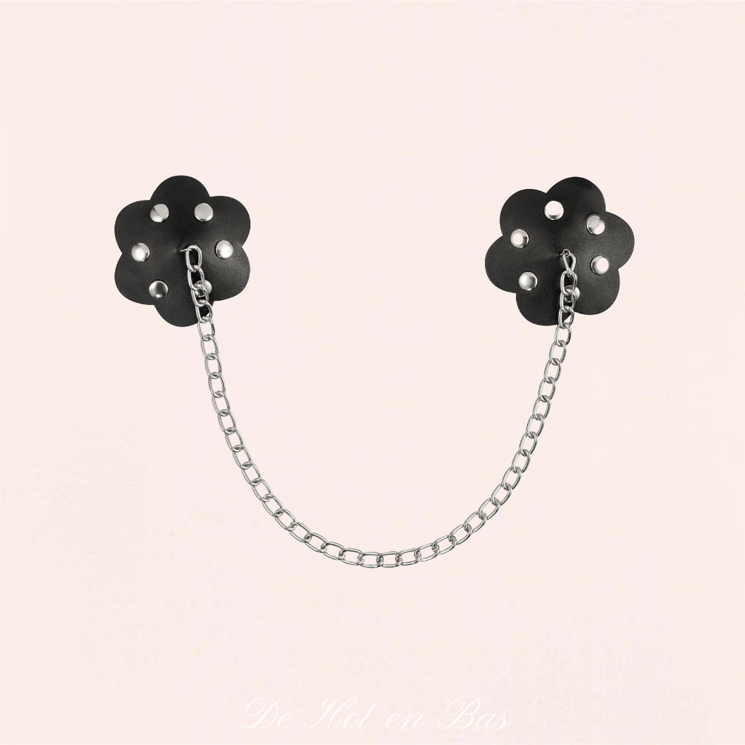 Cache-seins avec chaîne métallique Léana noir de la marque Obsessive.