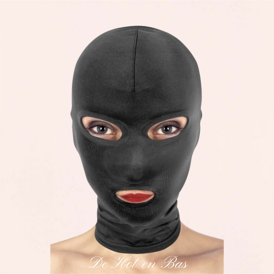 La cagoule fétiche est une cagoule idéal pour vos jeux de domination avec votre partenaire.