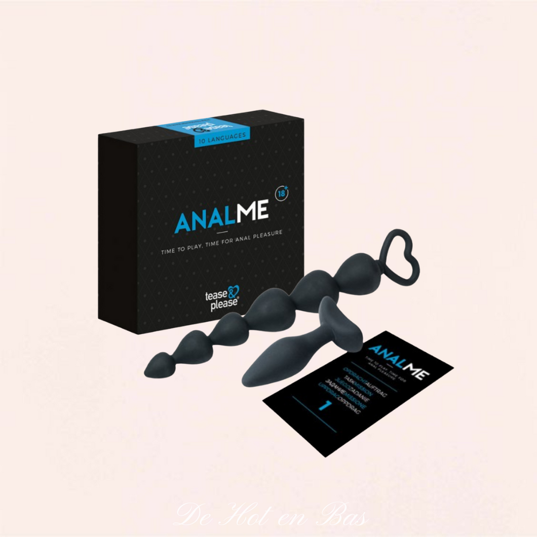 Ce coffret pour jeux adultes Anal Me de la marque Tease and Please se comporte de deux jouets anaux en silicone noir sans danger pour le corps pour femme et homme.