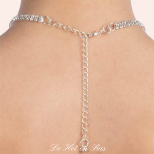 Le collier Strass Audrey est réglable pour s'ajuster parfaitement à votre cou.