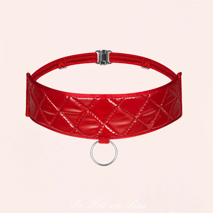 Vente de collier dans ce coffret Hunteria en tissu brillant rouge de la marque Obsessive.