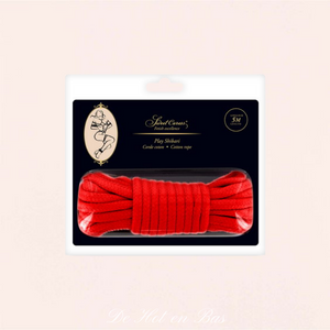 La corde rouge est en coton doux pour votre sécurité et pratiquer le shibari en tout confort.
