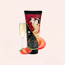 Charger l&#39;image dans la galerie, Crème de massage délectable au parfum vin pétillant à la fraise de la marque Shunga pas cher.
