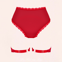 Charger l&#39;image dans la galerie, La culotte Belovya en tissu rouge vif de la marque Obsessive est livré chez vous en toute discrétion dans un carton totalement neutre.
