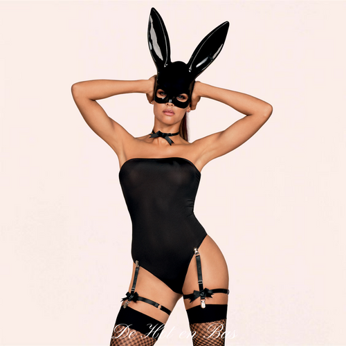 Le body noir du costume lapine Bunny de la marque Obsessive est parfait pour vos moments séduction.