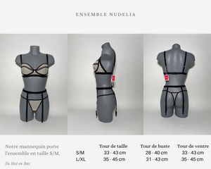 Ensemble de lingerie Nudelia avec porte-jarretelles de la marque Obsessive, disponible sur notre site en ligne en taille S/M et L/XL.