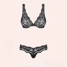 Charger l&#39;image dans la galerie, L&#39;ensemble de lingerie Lana en dentelle fine noir de la marque Obsessive.
